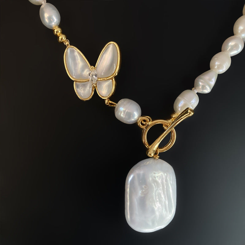 SimpleButterfly Pearl Necklace